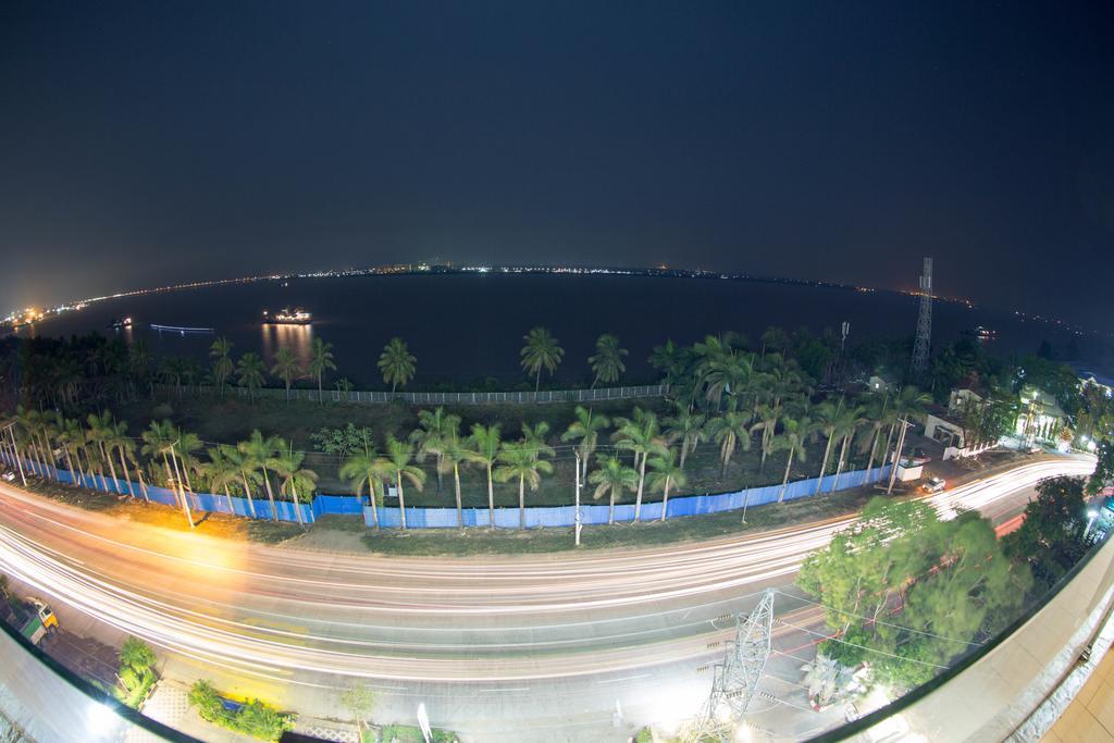 Uptown Hotel Yangon Exterior photo