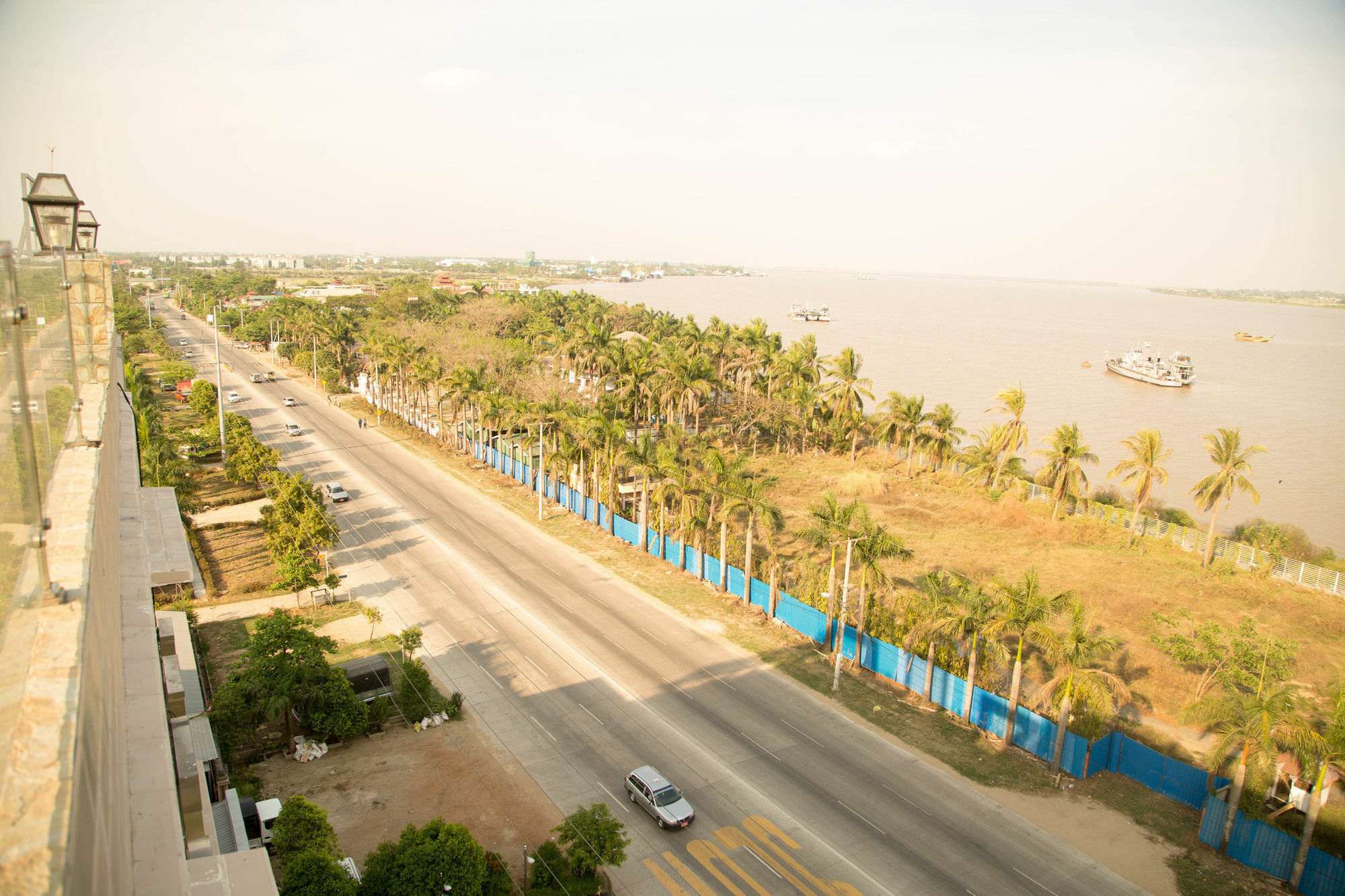 Uptown Hotel Yangon Exterior photo